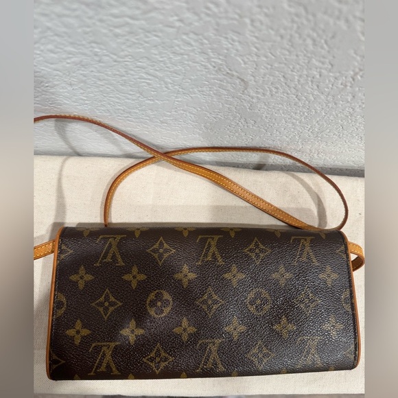 Louis Vuitton Monogram Pochette Twin Shoulder Bag - Picture 4 of 13